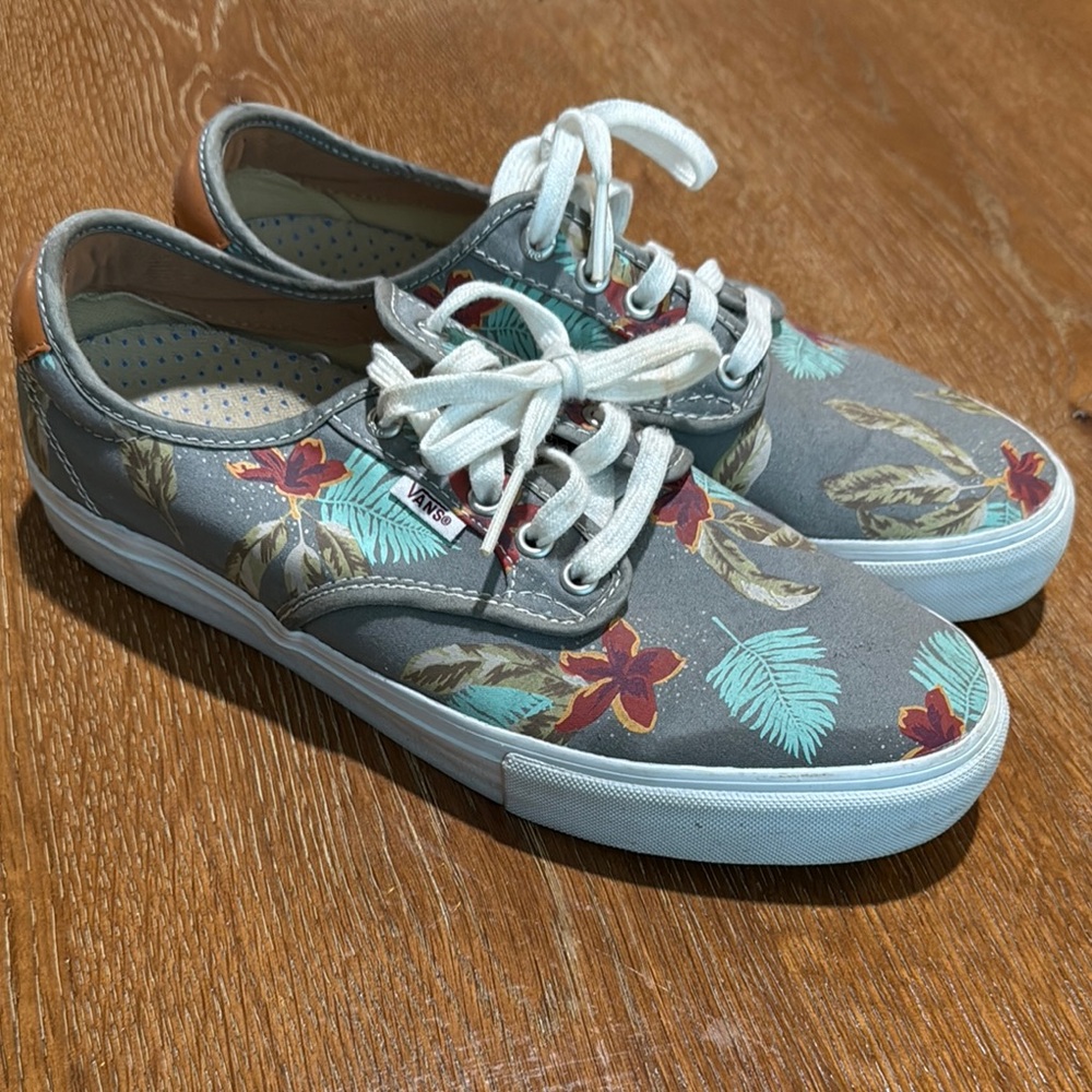 Vans Men's Gray Floral Low-Top Sneakers